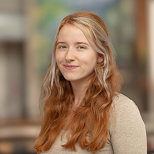 Portraitfoto von Hannah Roheger.