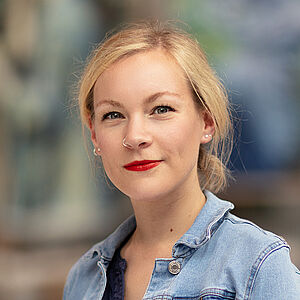 Portraitfoto von Justine Wiechmann. 