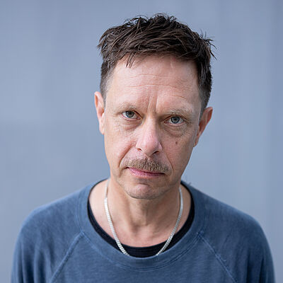 Portraitfoto von Tobias Rott.