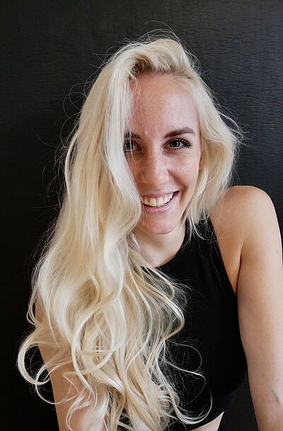 Portraitfoto von Katharina Glas.