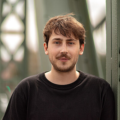 Portraitfoto von Tobias Sill.