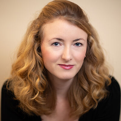 Alice Lackner (Foto: Thomas Lackner) Portraitfoto von Alice Lackner.