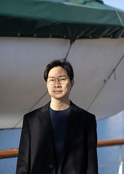 Jihaing Lee