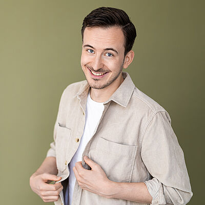 Nuno Dehmel (Foto: Michael Ernst) Portraitfoto von Nuno Dehmel.