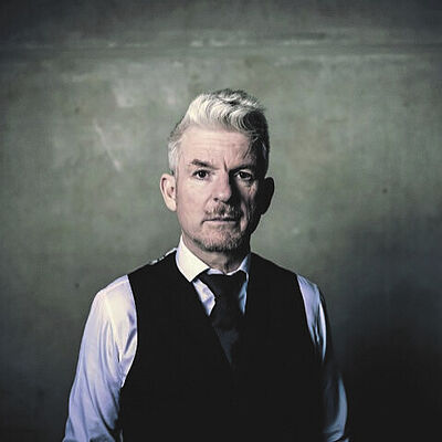 Portraitfoto von Heinz Strunk.