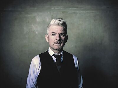 Portraitfoto von Heinz Strunk.