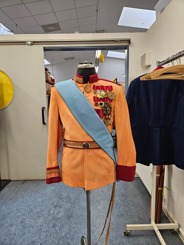 Kostüme sind zur Anprobe bereit