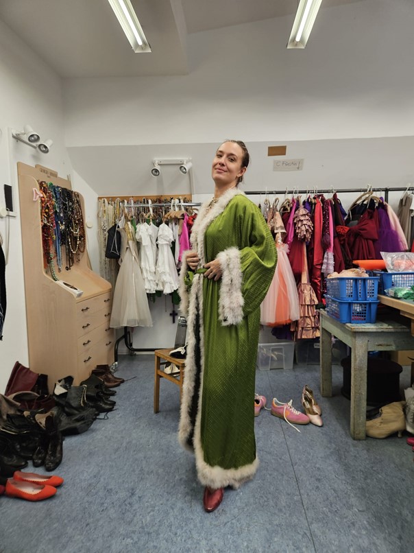 Kostüme bei der Anprobe